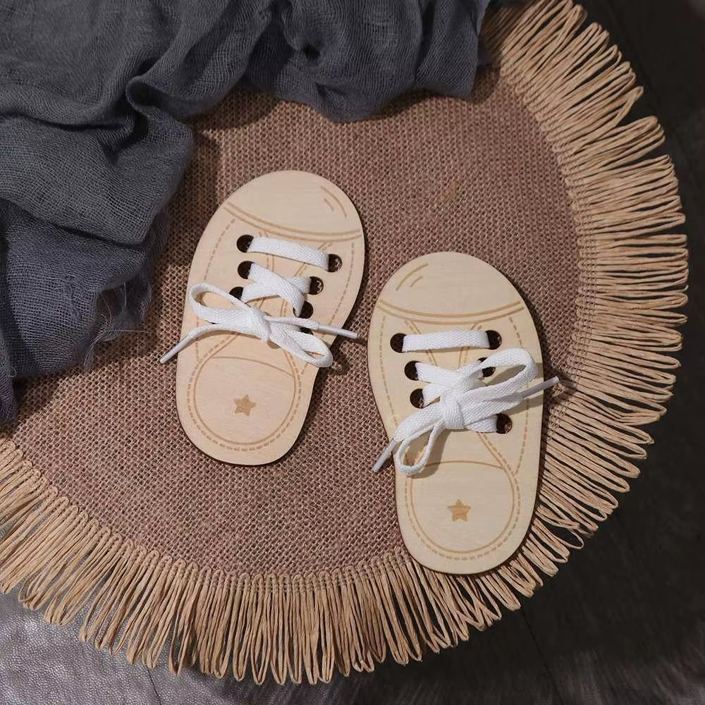 Montessori Teaching Aids Wooden Lacing Shoe Toy Learn to Tie Laces Toy Montessori Educational Toy Tying Shoelaces Boards
